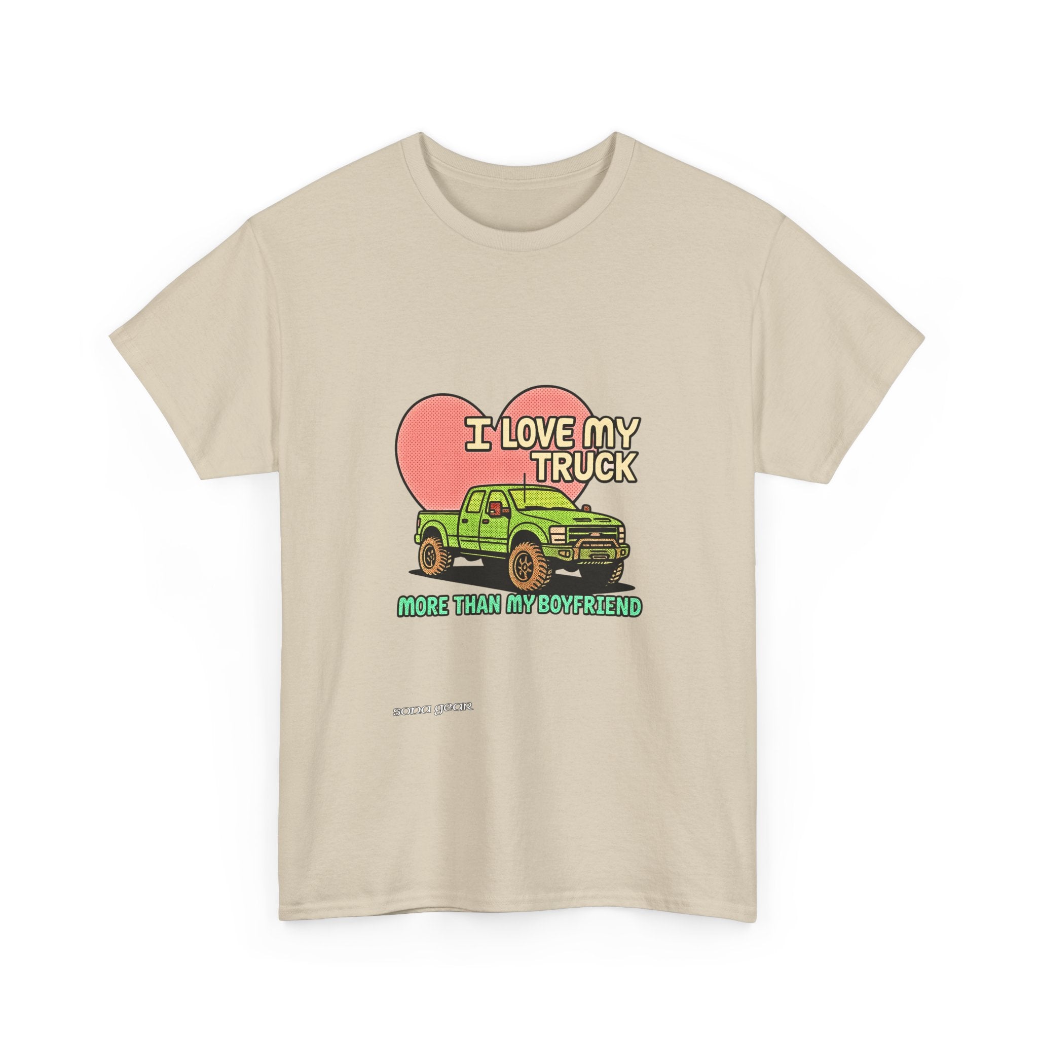 I love my truck - T-Shirt